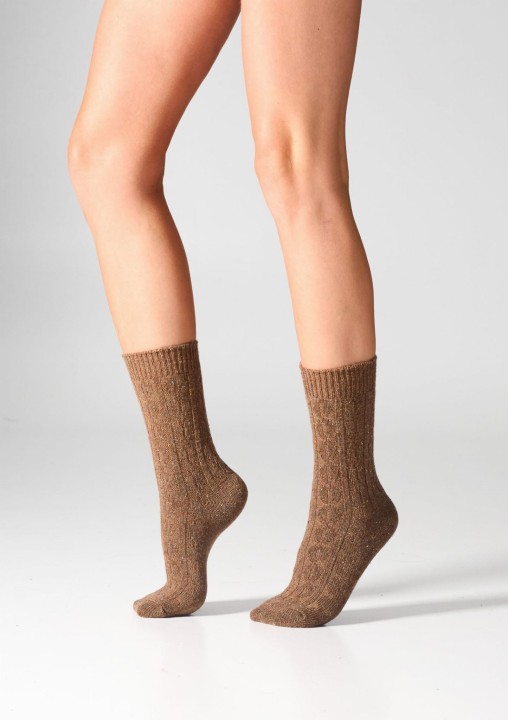 skarpetki-damskie-z-welna-2pack-warkoczowy-splot-carmel-antracyt-w27-wool-dots-legs_8.jpg