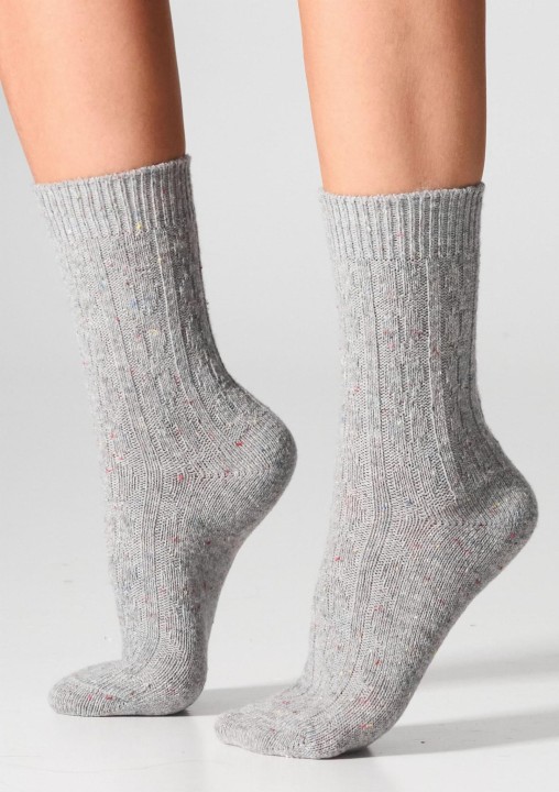 skarpetki-damskie-z-welna-2pack-warkoczowy-splot-bialy-szary-w27-wool-dots-legs_2.jpg