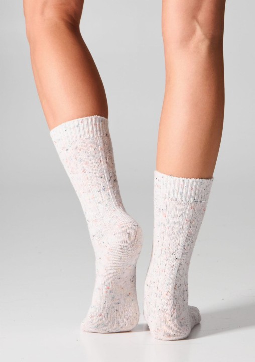 skarpetki-damskie-z-welna-2pack-warkoczowy-splot-bialy-szary-w27-wool-dots-legs_8.jpg