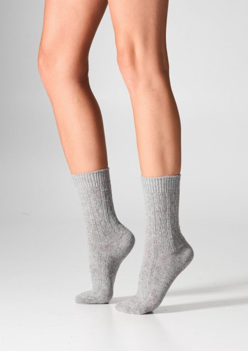 skarpetki-damskie-z-welna-2pack-warkoczowy-splot-bialy-szary-w27-wool-dots-legs_3.jpg