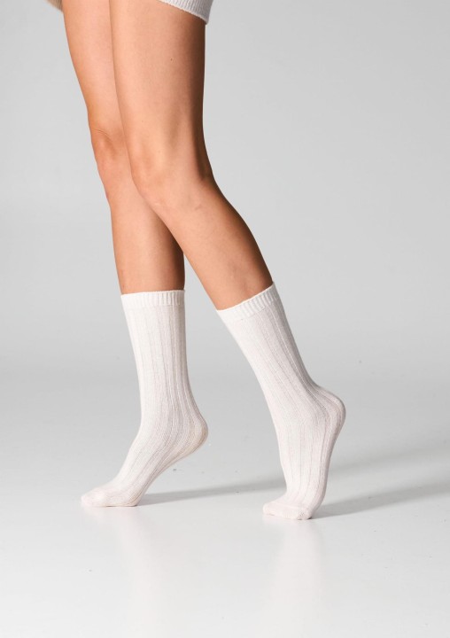 skarpetki-damskie-z-angora-krolicza-2pack-biale-w22-angora-rabbit-legs_2.jpg