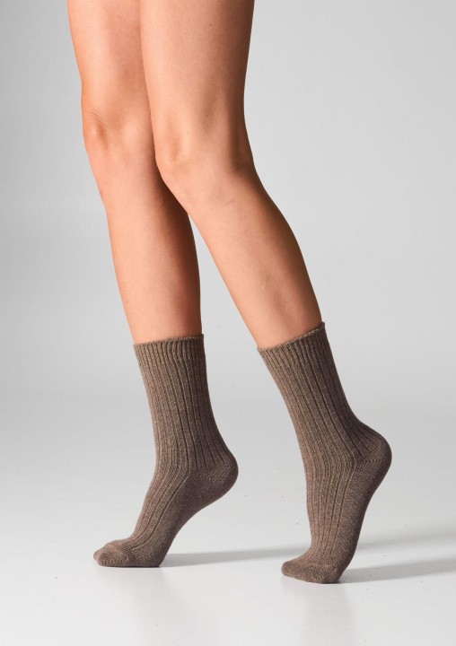 skarpetki-damskie-z-welna-merynosow-i-kaszmirem-coffee-scm26-legs_3.jpg