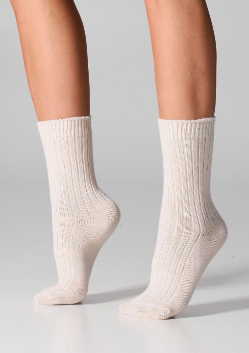 skarpetki-damskie-z-welna-merynosow-i-kaszmirem-milk-scm26-legs_2.jpg