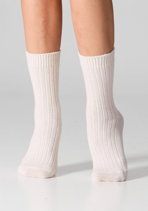 skarpetki-damskie-z-welna-merynosow-i-kaszmirem-milk-scm26-legs_7.jpg