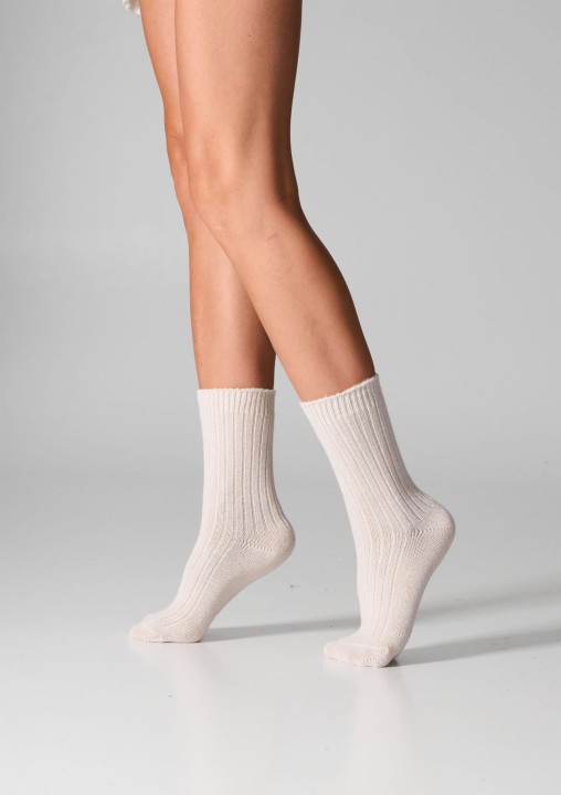 skarpetki-damskie-z-welna-merynosow-i-kaszmirem-milk-scm26-legs_3.jpg