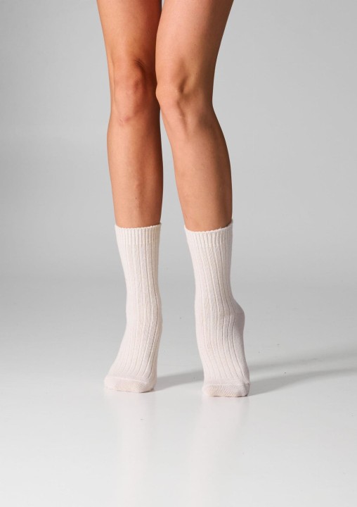 skarpetki-damskie-z-welna-merynosow-i-kaszmirem-milk-scm26-legs_1.jpg
